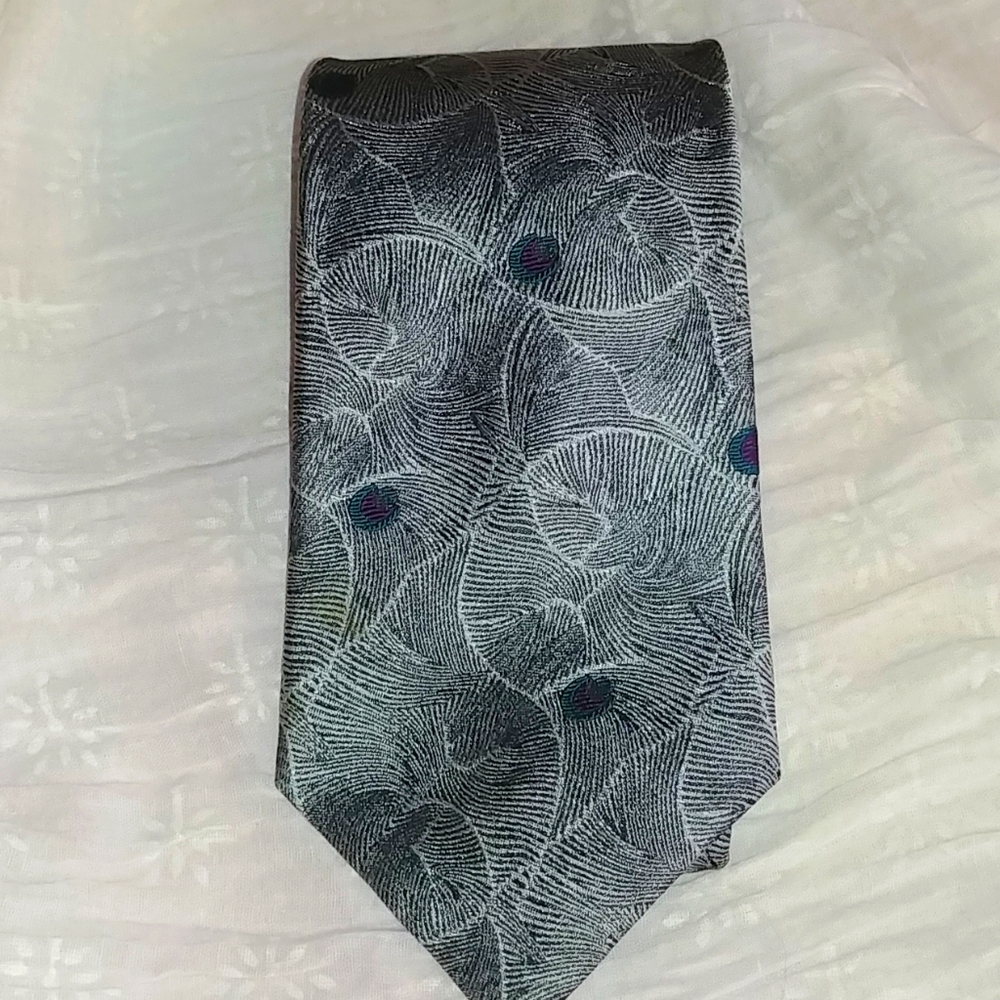 Men's Silver peacock feather design tie
